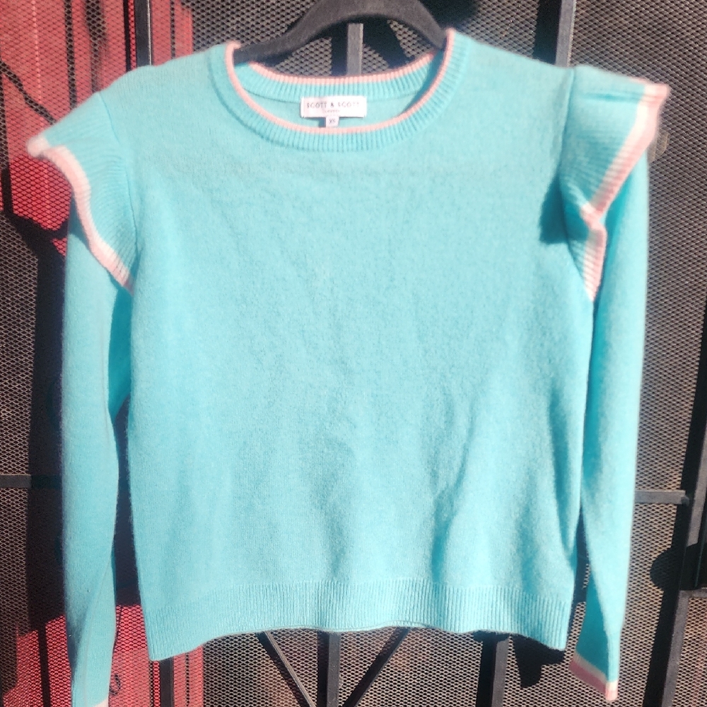 SCOTT & SCOTT LONDON Blue Sweater with Pink Accents